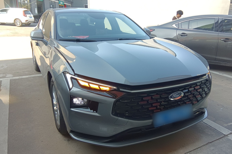 福特 蒙迪欧 2022款 改款 EcoBoost 245 时尚型车身外观3