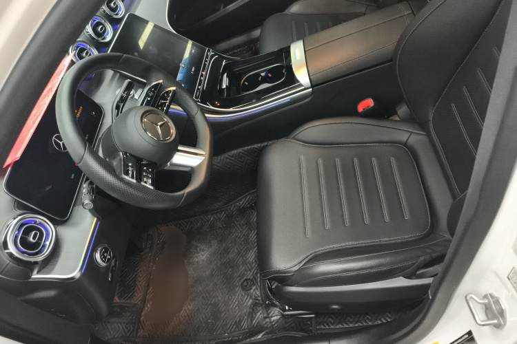 奔驰C级 2022款 C 260 L 皓夜运动版局部细节19