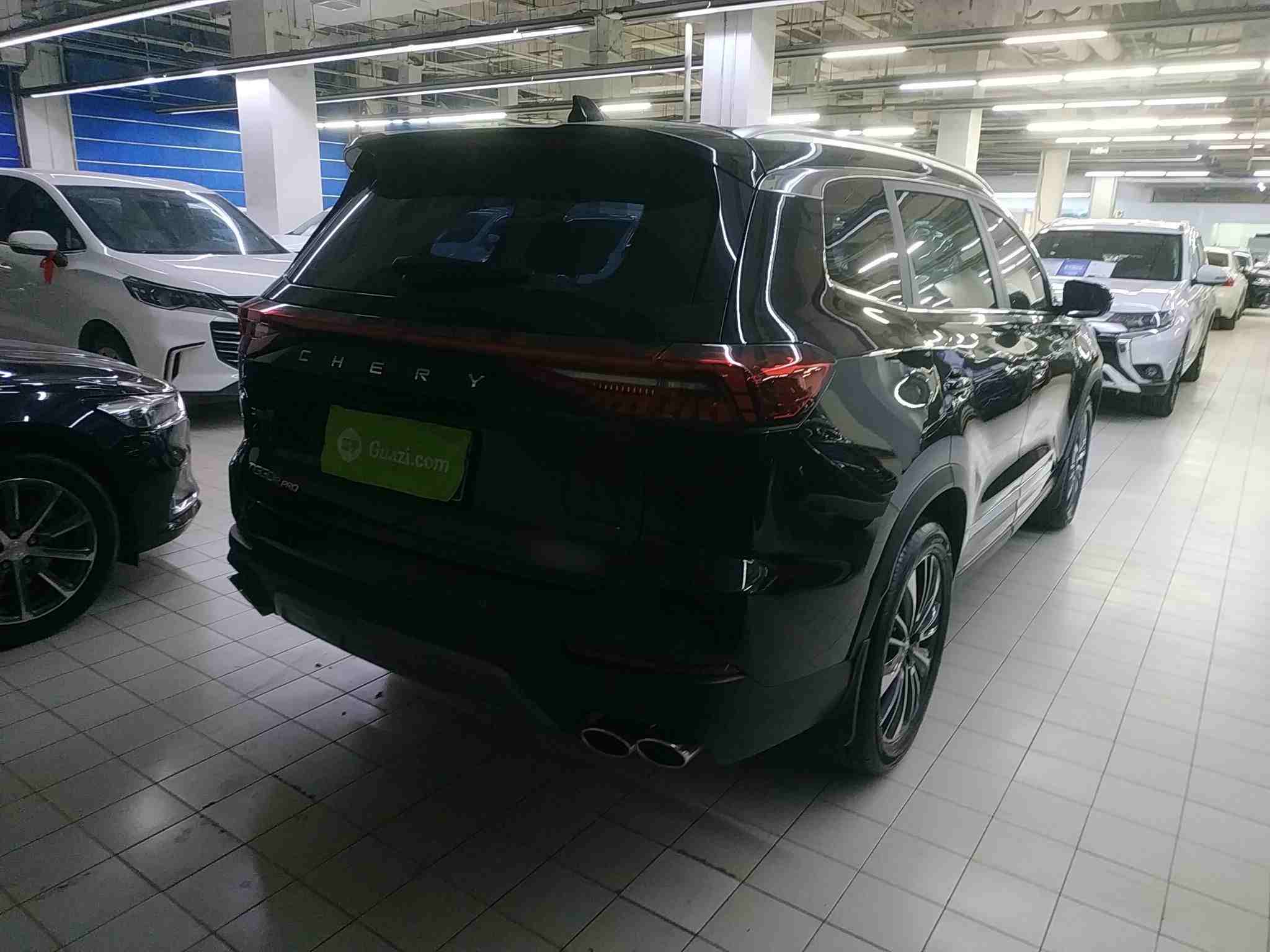 车辆右后45度外观展示