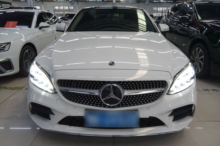 奔驰C级 2020款 C 260 L 运动版车身外观2