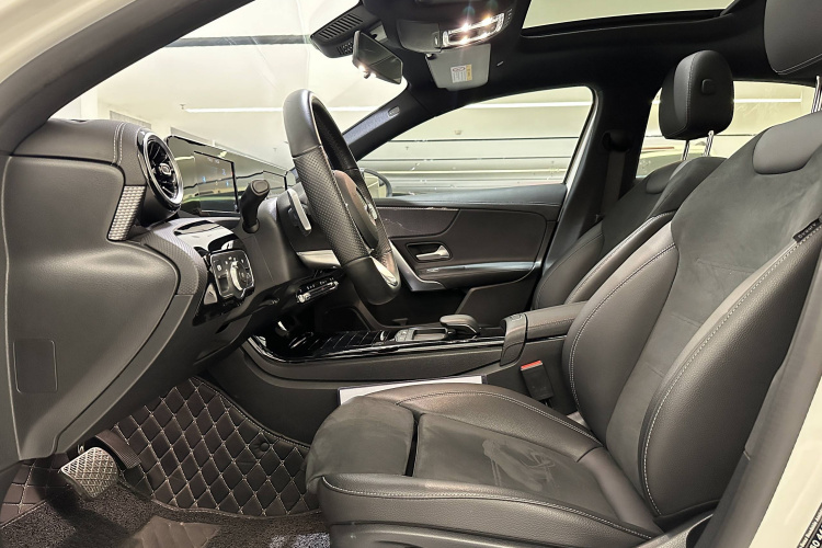 奔驰A级 2019款 A 180 L 运动轿车中控内饰7013