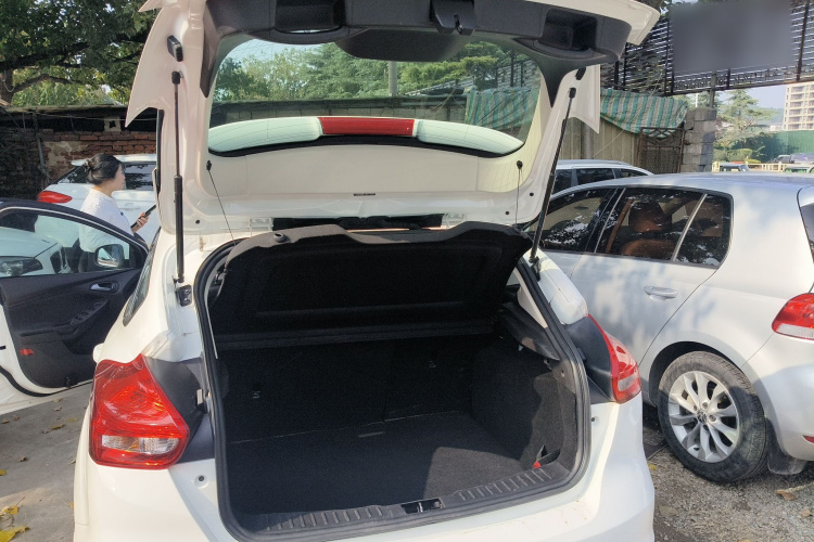 福特 福克斯 2018款 两厢经典 1.6L 自动舒适型智行版局部细节23