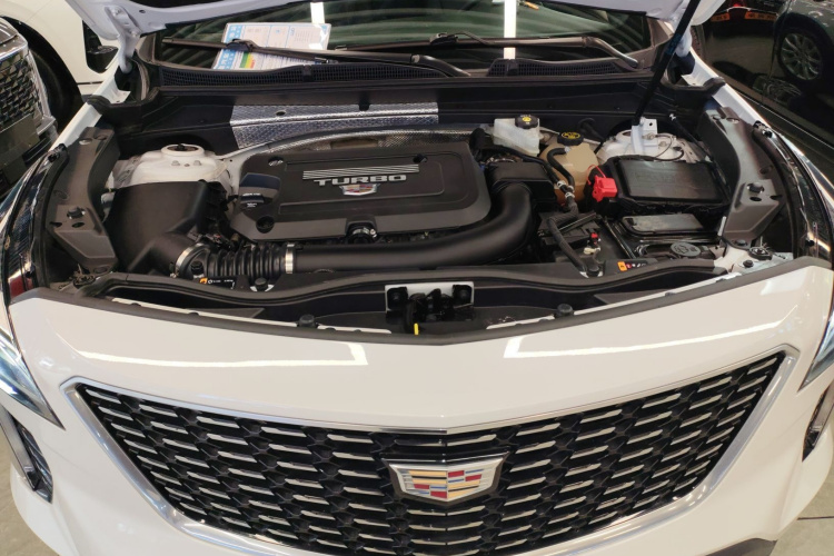 凯迪拉克XT4 2021款 28T 两驱技术型机舱底盘24