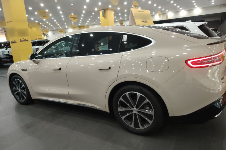 鸿蒙智行 智界R7 2025款 增程 251km Max车身外观4