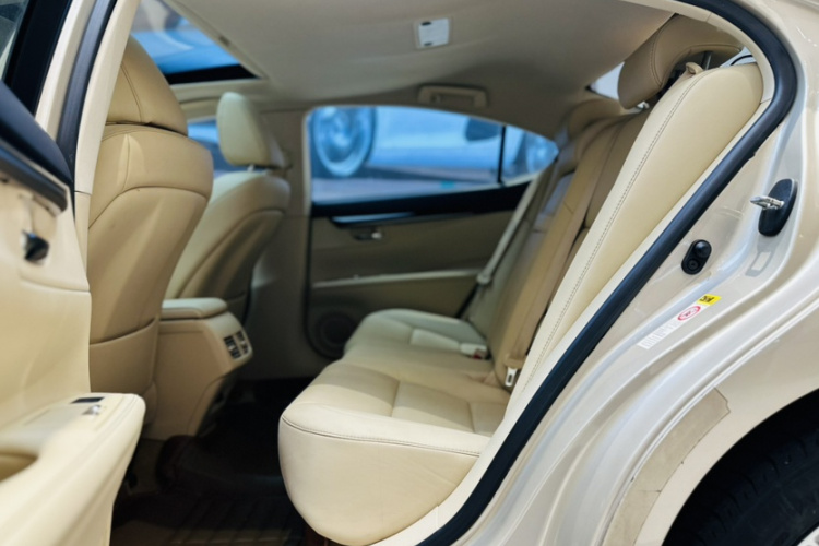 雷克萨斯ES 2013款 250 精英版中控内饰7007