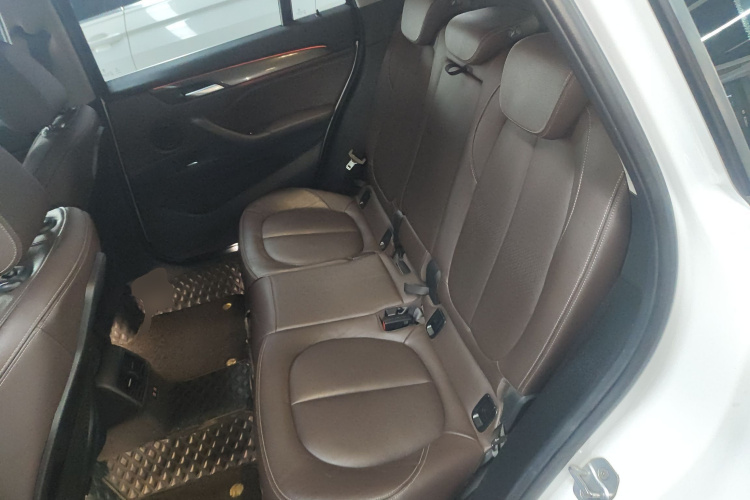 宝马X1 2019款 xDrive20Li 尊享型中控内饰21