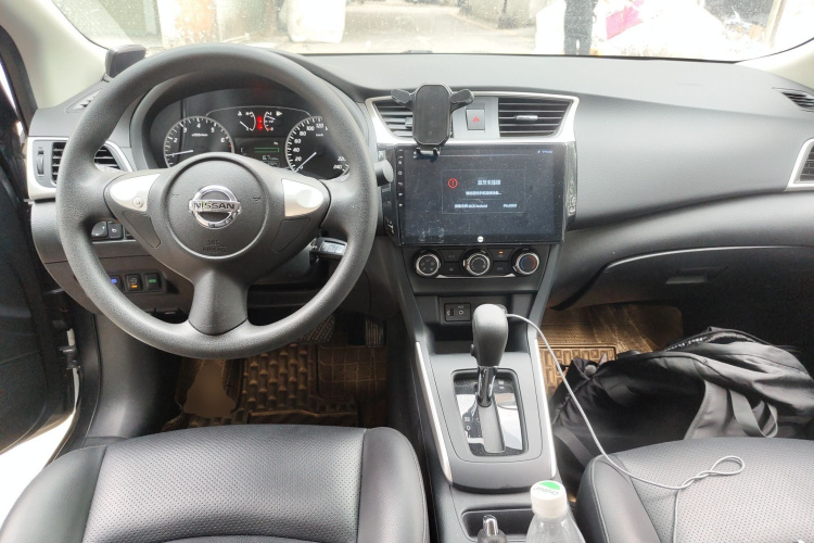 日产 轩逸 2022款 经典 1.6XE CVT舒适版中控内饰12