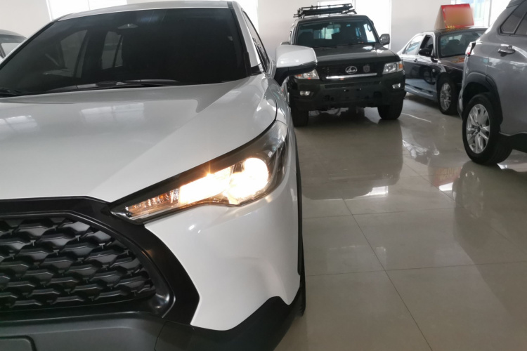 丰田 卡罗拉锐放 2023款 双擎 2.0L 先锋版局部细节36