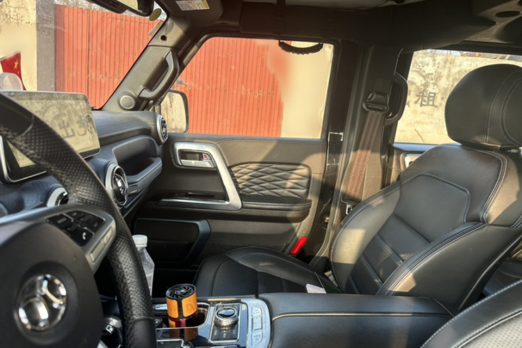 北京越野 北京BJ40 2019款 2.3T 自动四驱城市猎人版旗舰型 国VI中控内饰7003