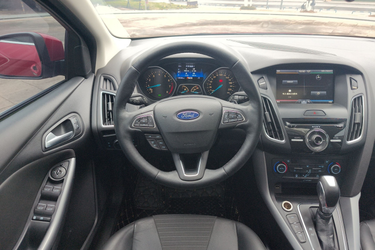 福特 福克斯 2015款 两厢 EcoBoost 180 自动运动型中控内饰13