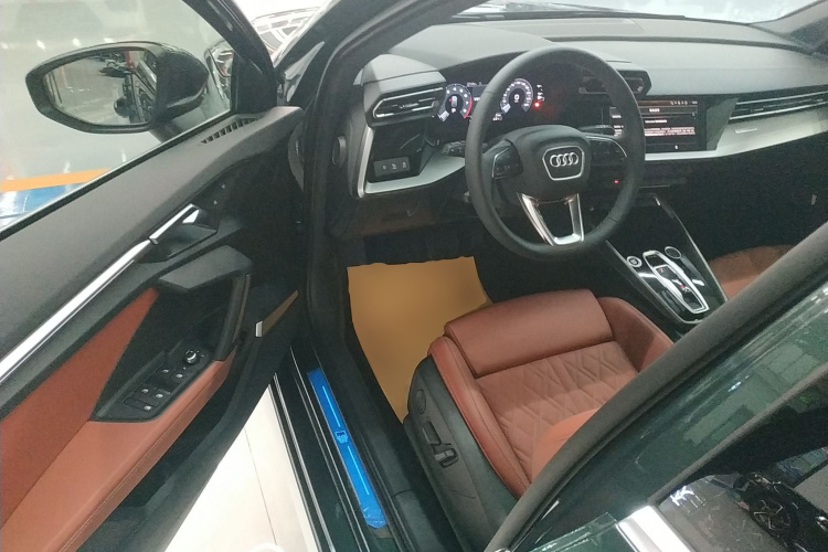 奥迪A3 2025款 Sportback 35TFSI 飞驰尊享型中控内饰20