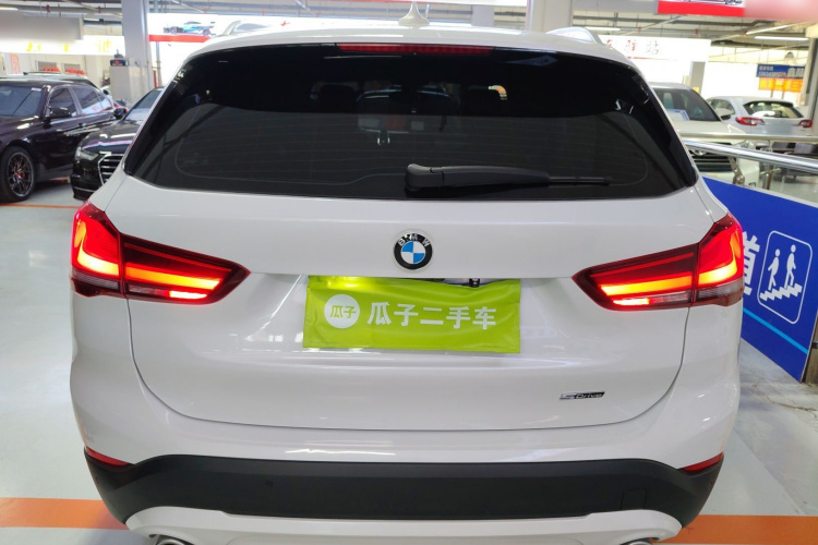 宝马X1 2021款 改款 sDrive20Li 时尚型车身外观6