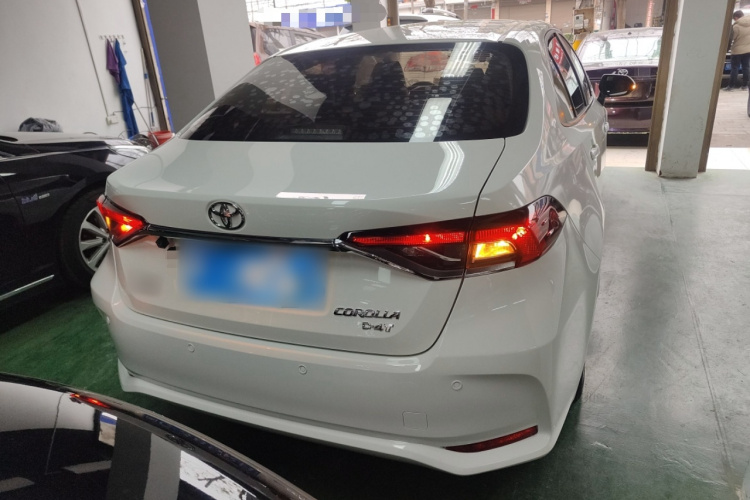 丰田 卡罗拉 2019款 1.2T S-CVT GL-i精英版车身外观6004