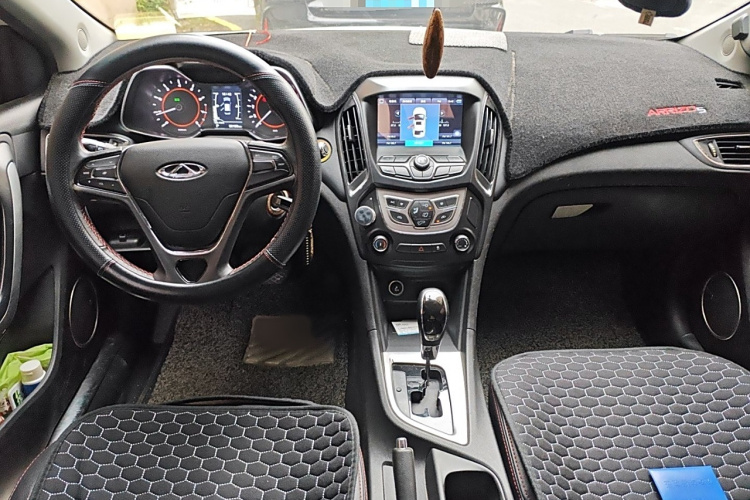 奇瑞 艾瑞泽5 2016款 1.5L CVT领潮版中控内饰7002