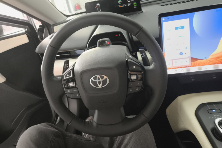 丰田bZ5 2025款 550 PRO智行版中控内饰13