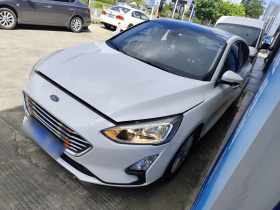 福特 福克斯 2019款 两厢 EcoBoost 180 自动锋潮型