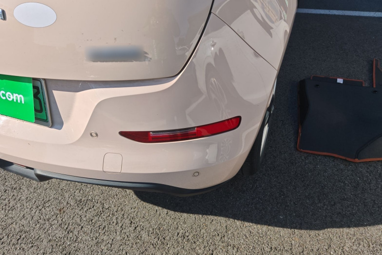 欧拉好猫 2022款 400km标准续航 尊贵型 磷酸铁锂车身外观9