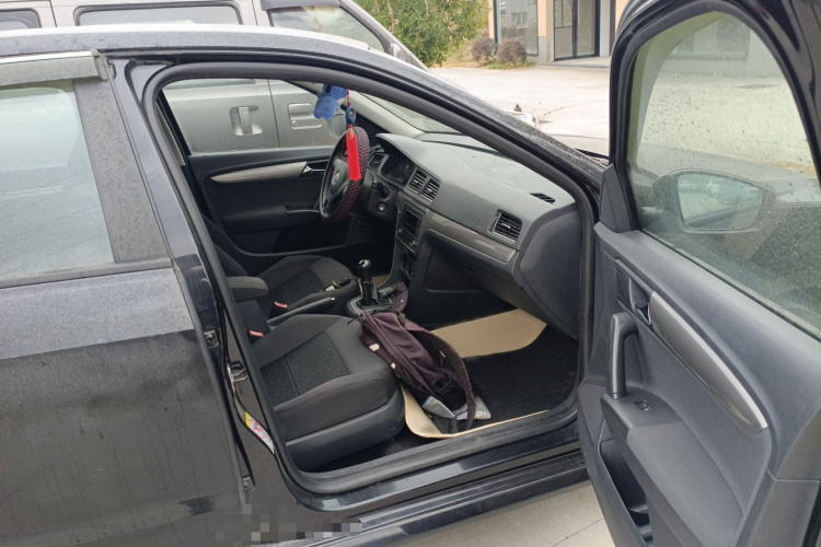 大众 朗逸 2013款 1.6L 手动风尚版局部细节9005