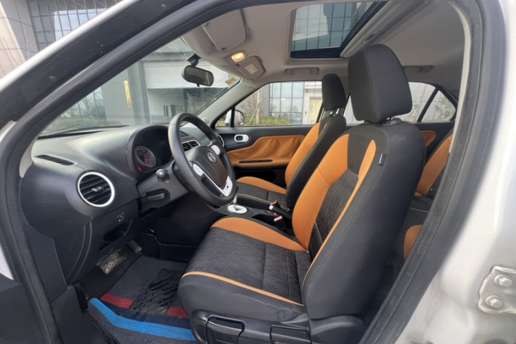 名爵3SW 2015款 1.5L AMT精英型中控内饰7004