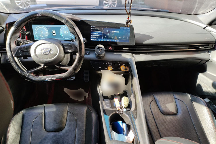 现代 伊兰特 2022款 240TGDi DCT TOP旗舰版中控内饰12