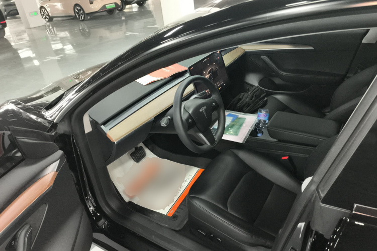特斯拉 Model 3 2022款 后轮驱动版中控内饰7003