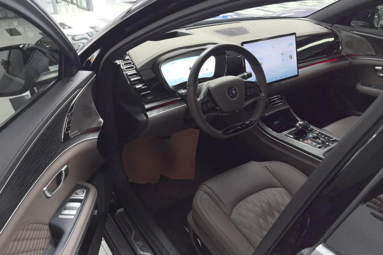 比亚迪 汉 2022款 EV 创世版 715KM前驱旗舰型中控内饰7003