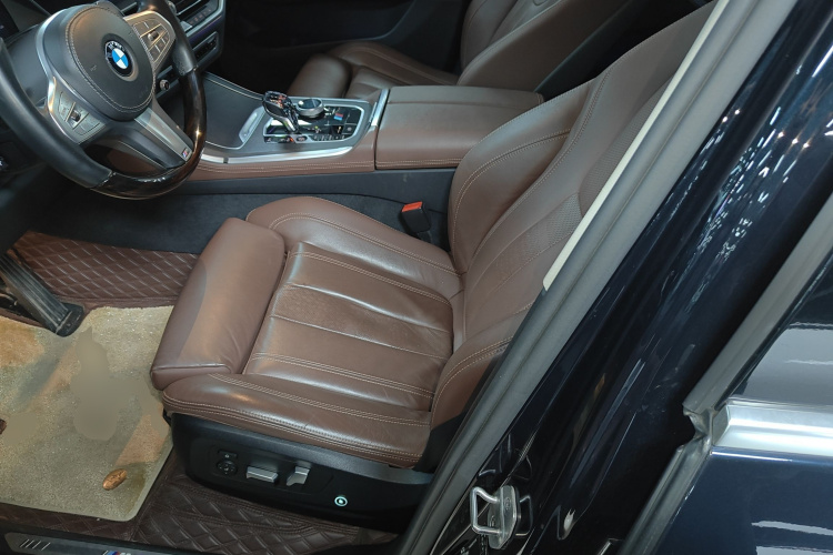 宝马X5(进口) 2021款 改款 xDrive30i M运动套装中控内饰19