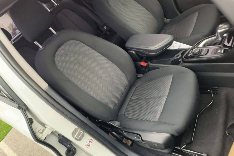 宝马2系旅行车 2019款 218i 时尚型中控内饰41