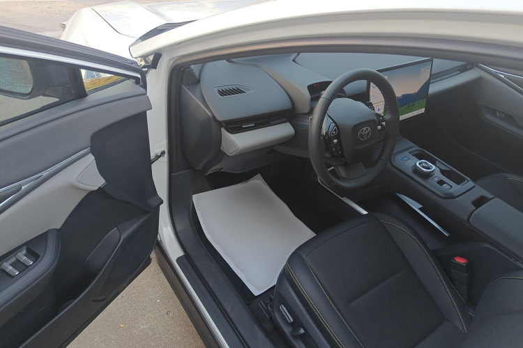 丰田bZ5 2025款 550 PRO智行版中控内饰20