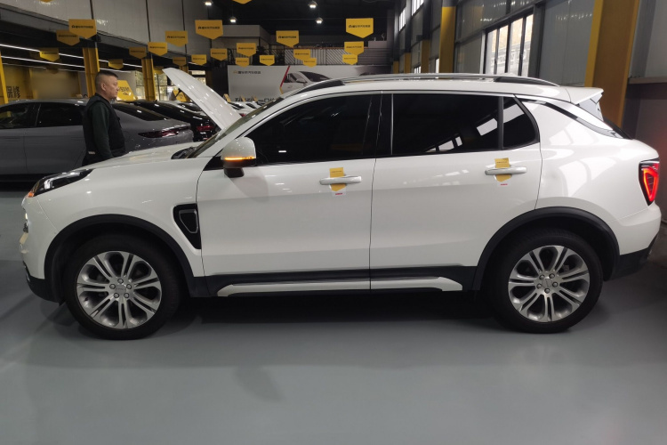 领克01 2019款 2.0T 两驱型Pro版 国VI车身外观4