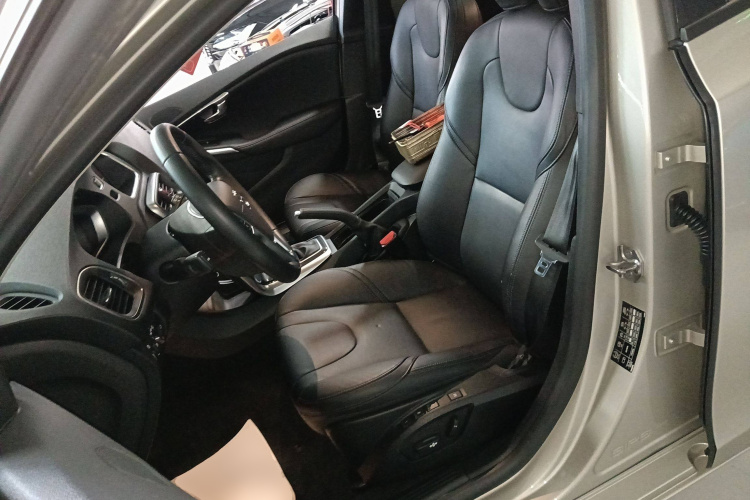 沃尔沃V40 2018款 T3 智逸版中控内饰19