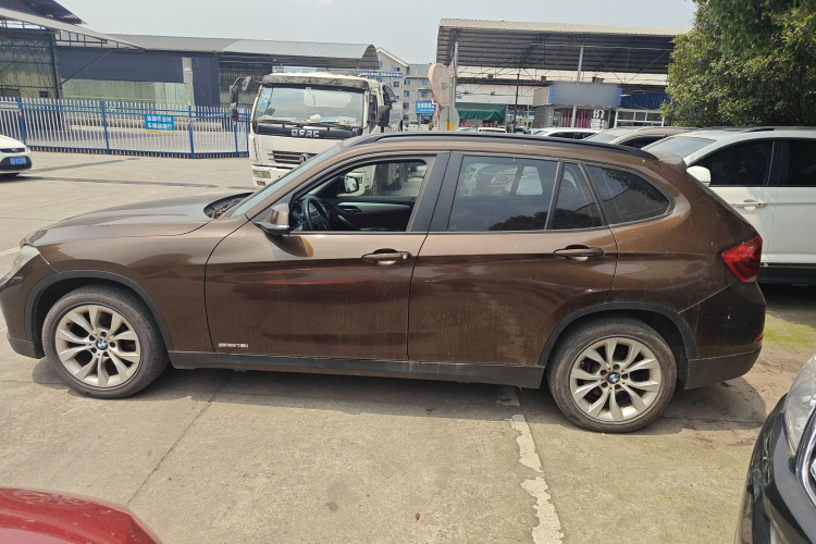 宝马X1 2013款 sDrive18i 时尚型车身外观4