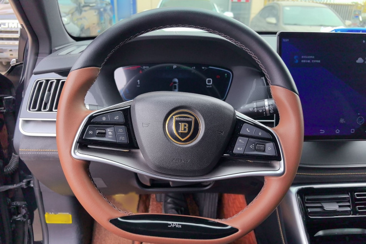 比亚迪 唐新能源 2023款 DM-i 冠军版 112KM 尊贵型中控内饰7005