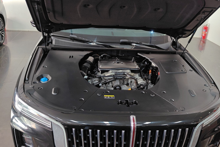 红旗H9 2020款 3.0T 智联旗畅版机舱底盘24