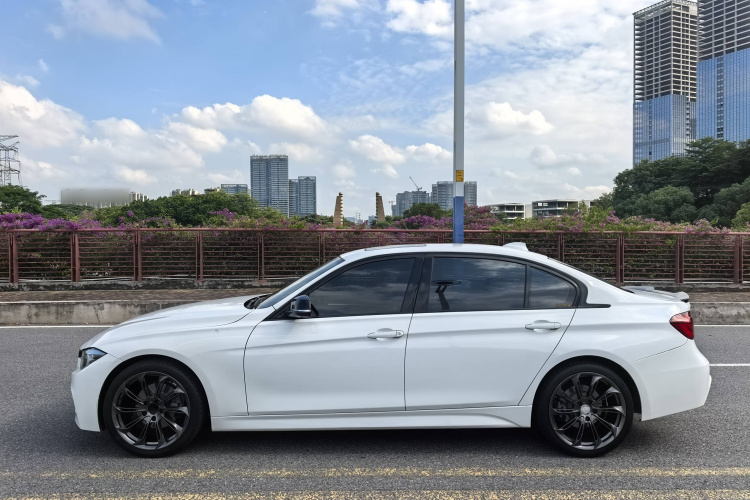 宝马3系 2019款 320Li M运动曜夜版车身外观6011