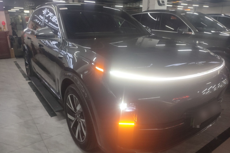 理想汽车 理想L8 2023款 Pro车身外观3