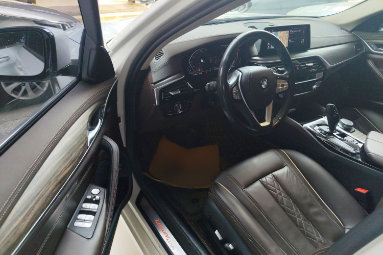 宝马5系 2020款 530Li 领先型 豪华套装中控内饰7003