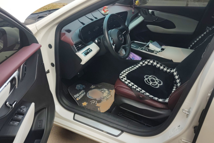 别克 君越 2023款 28T 越享版中控内饰20