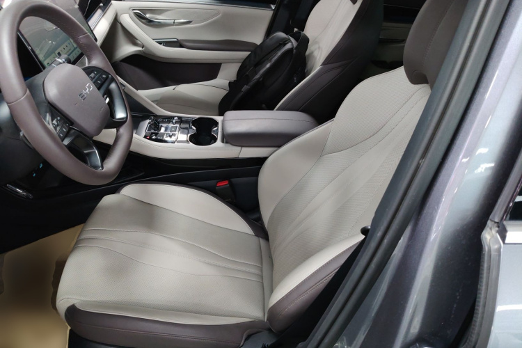 比亚迪 宋PLUS新能源 2025款 EV 520km 尊贵型局部细节19