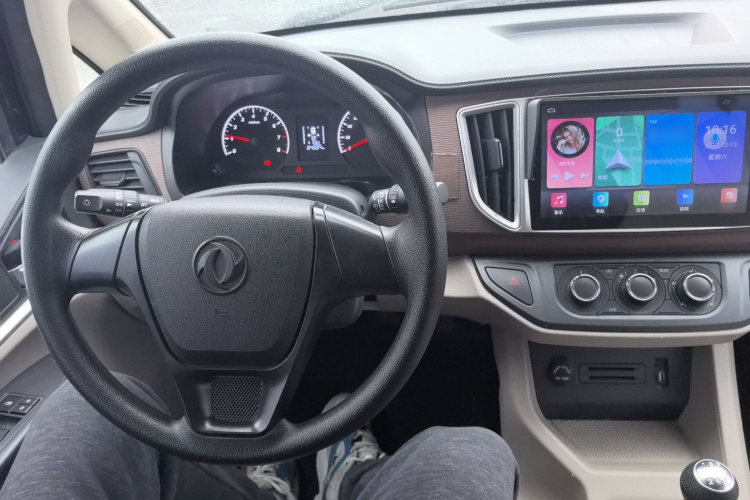 东风风行 菱智 2020款 M5L 1.6L 实用型中控内饰7002