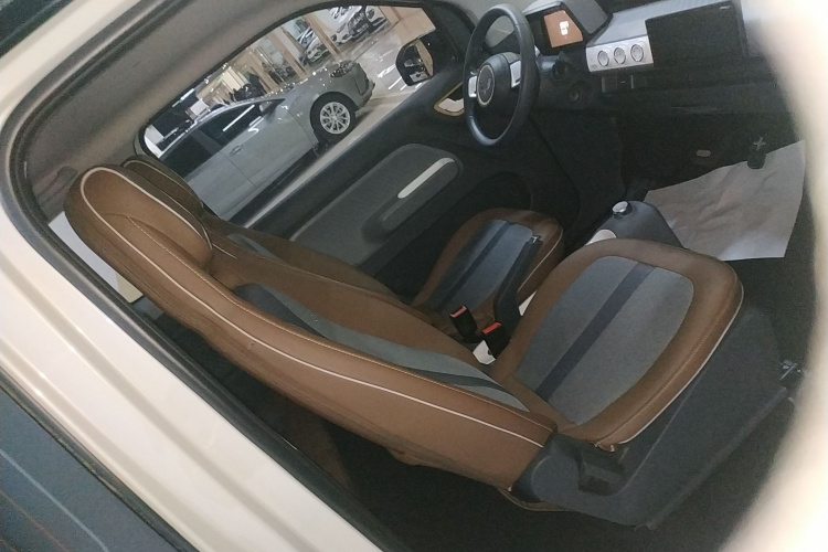 五菱汽车 宏光MINIEV 2022款 GAMEBOY 200km 玩咖款 磷酸铁锂局部细节41