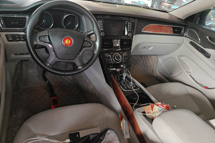 红旗H7 2015款 2.0T 豪华型中控内饰12