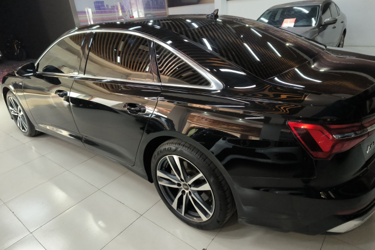 奥迪A6L 2023款 40 TFSI 豪华动感型车身外观4