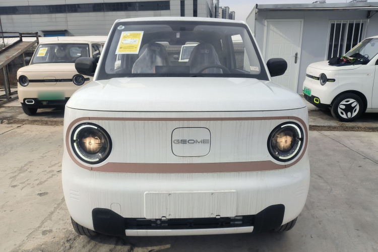 吉利银河 2024款 熊猫mini 200km 耐力熊车身外观2