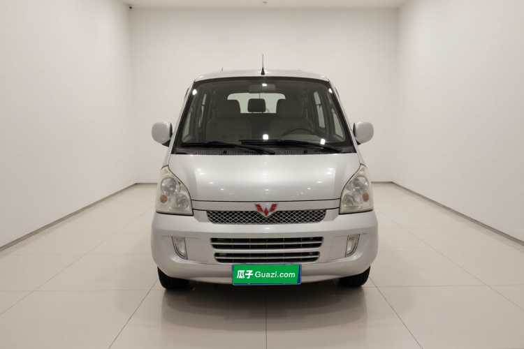 五菱汽车 五菱荣光 2011款 1.2L标准型车身外观2