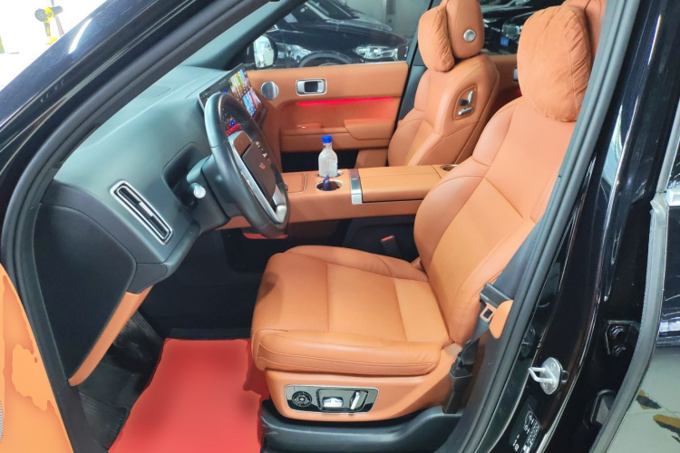 理想汽车 理想L9 2022款 Max中控内饰19