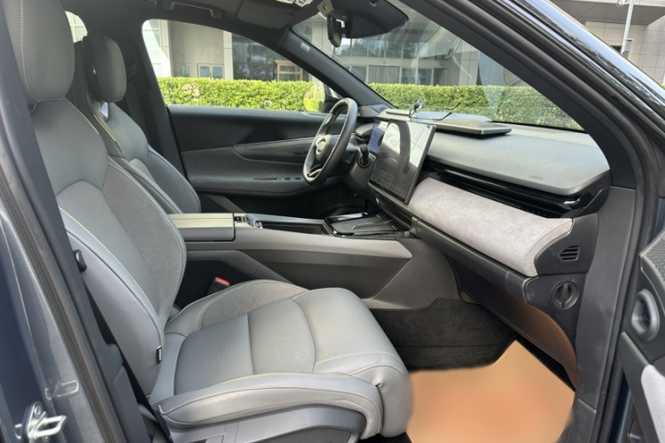 领克08 EM-P 2025款 220km 四驱性能Halo中控内饰7002