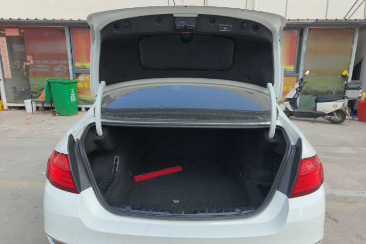 宝马5系 2014款 525Li 豪华设计套装局部细节23