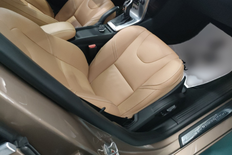 沃尔沃V40 2017款 T3 智雅版局部细节41