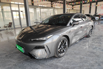 吉利银河 银河E8 2024款 550km 后驱龙腾版